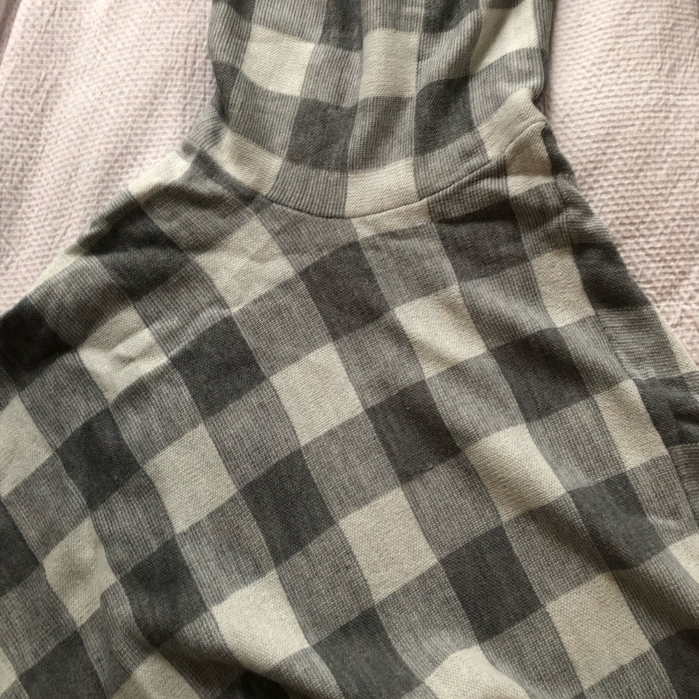 Turtle neck poncho - Picture 2 of 2